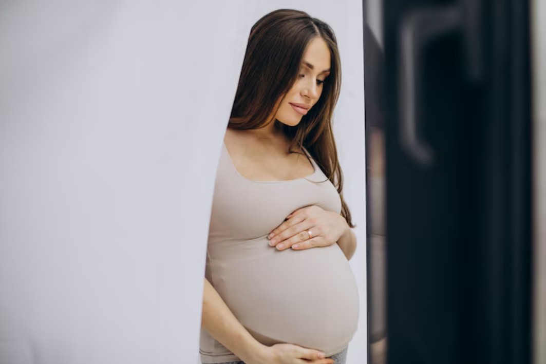 Advanced Maternal Age - Pregnancy After 35 - Dr Mamta Phogat